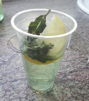 Tazas de PLA biodegradables y compostables a medida para restaurantes